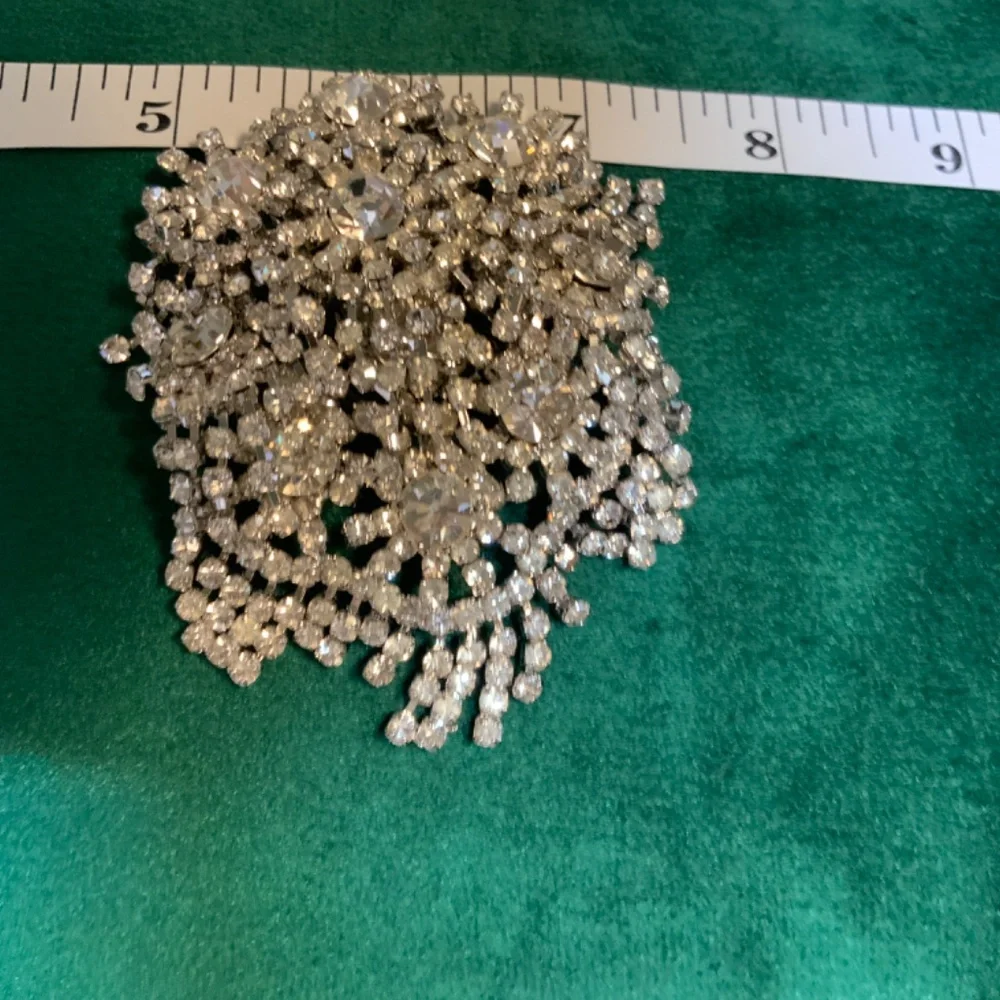 Collector Series Camrose & Kross Audrey Hepburn Rhinestone Brooch 3.5” x 3” - Picture 7 of 9